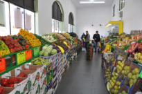  الجمعة: حملة تخفيضات كبيرة على الأسعار في سوق يافا للخضار والفواكه الطازجة